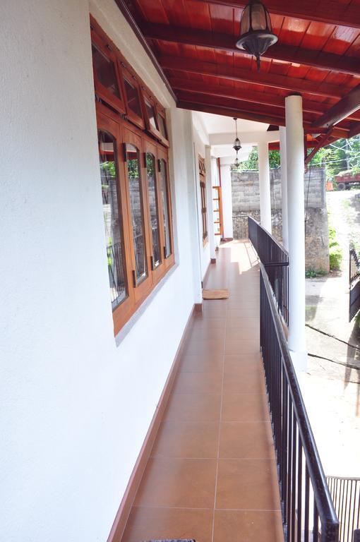 Ajanthas' Homestay Kandy Exterior foto