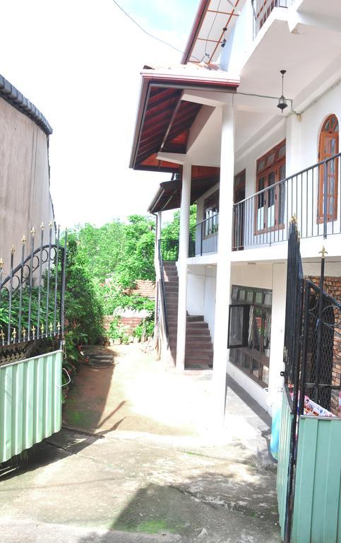 Ajanthas' Homestay Kandy Exterior foto